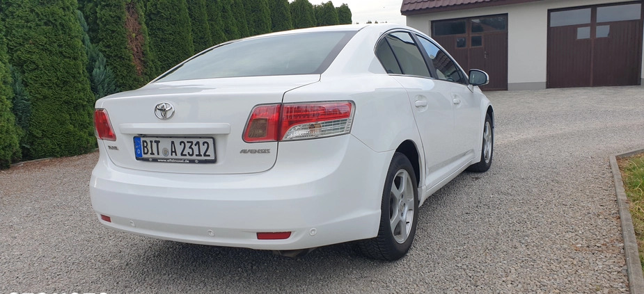 Toyota Avensis cena 25900 przebieg: 238000, rok produkcji 2009 z Sandomierz małe 529